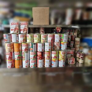 Wir sind &uuml;berw&auml;ltigt!!! 🥹❤️

Dank euch ist unser Vorrat an RINTI-Dosen wieder randvoll!
Durch die Weihnachtsaktionen bei uns im Tierheim,
im Concept Store Wolfhagen und bei der Tierwelt in Harleshausen ist eine unglaubliche Menge zusammengekommen.

Wir danken euch von Herzen und k&ouml;nnen kaum glauben, wie gro&szlig; eure Unterst&uuml;tzung f&uuml;r unsere Vierbeiner ist. Vielen, vielen Dank! 

Oben auf dem Bild seht ihr unseren aktuellen Vorrat. Auch von Filetto ist ein ganzer Karton zusammengekommen &ndash; perfekt f&uuml;r unsere Hunde, die etwas w&auml;hlerischer beim Fressen sind.

Fotos gibt es diesmal nur von den Dosen, denn unsere Hunde sollen in Ruhe und entspannt fressen d&uuml;rfen &ndash; ohne Handy neben dem Napf.😉
Aber ihr k&ouml;nnt euch sicher sein: Alle, die es brauchen, bekommen nat&uuml;rlich ihre Portion.

@conceptstore.wolfhagen

#tierschutzverein #tierheim #tierheimkassel #kassel #shelter